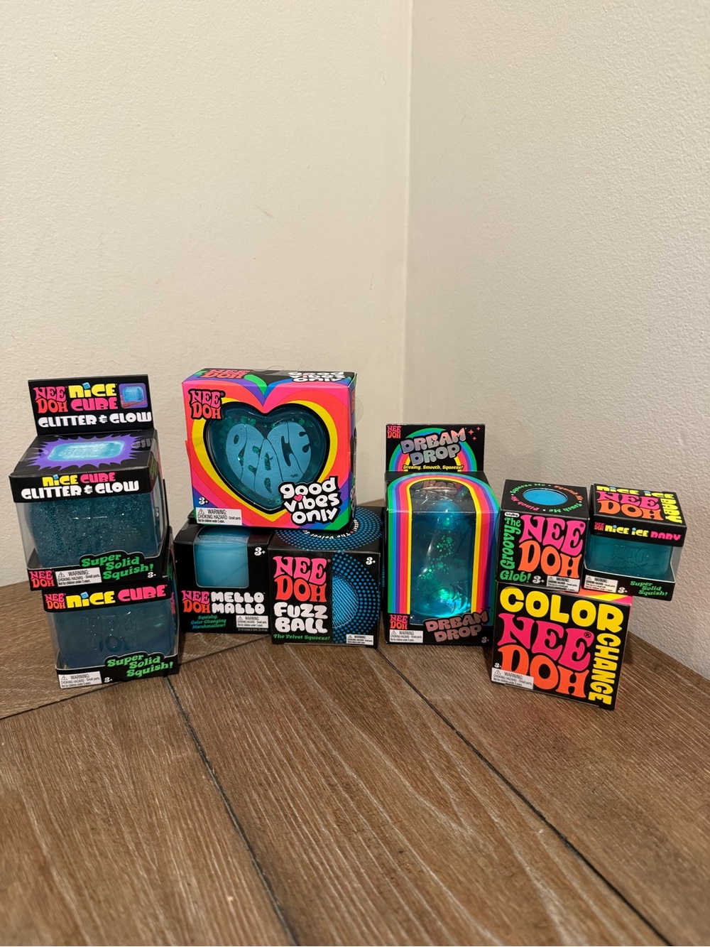 π©΅Schylling NeeDoh Lot: Dream Drop, Heart, glitter, mellow mallo , fuzzball Blue